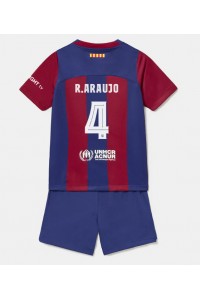 Fotbalové Dres Barcelona Ronald Araujo #4 Dětské Domácí Oblečení 2023-24 Krátký Rukáv (+ trenýrky)